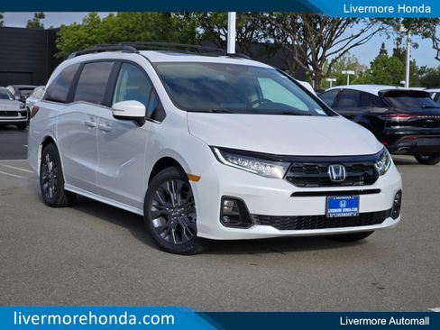 New 2026 Honda Odyssey Touring image 1