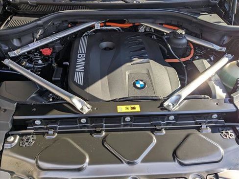 New 2026 BMW X5 xDrive50e w/ Premium Package image 18