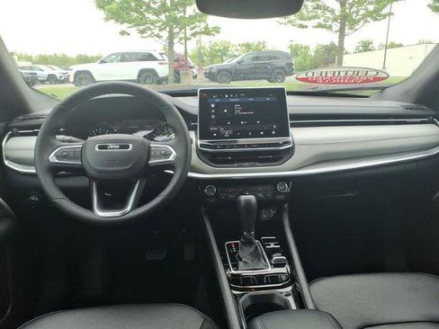 Certified 2024 Jeep Compass Limited AWD/4WD image 11