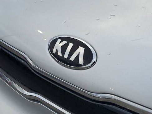 Used 2015 Kia Soul + image 28