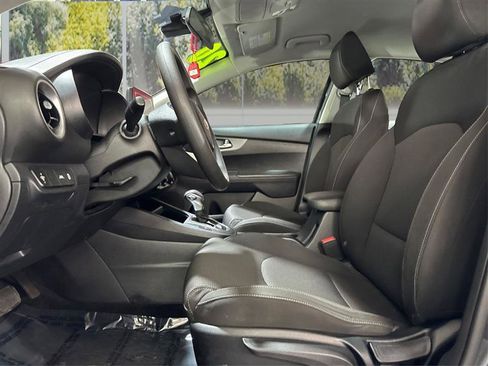 Used 2020 Kia Forte LXS image 9