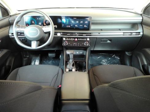 Used 2026 Hyundai Tucson SEL FWD image 3