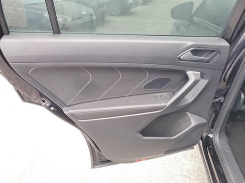 Used 2023 Volkswagen Tiguan SE R-Line image 29