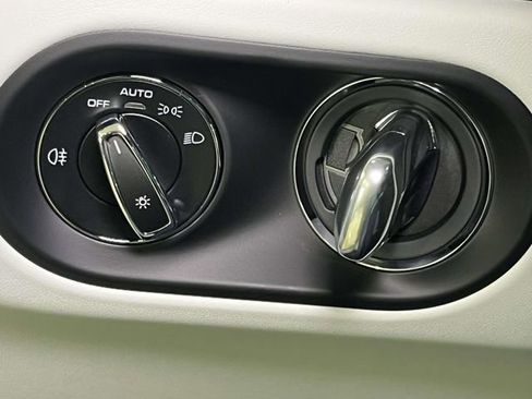 New 2026 Porsche Macan image 37