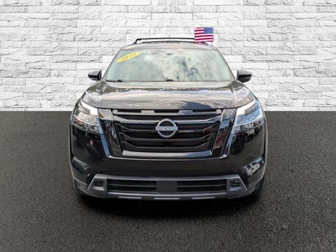 Used 2022 Nissan Pathfinder SV w/ SV Black Package image 3