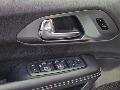 New 2026 Chrysler Pacifica Select image 11