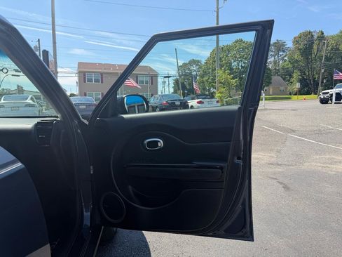 Used 2016 Kia Soul + w/ Audio Package FWD image 24
