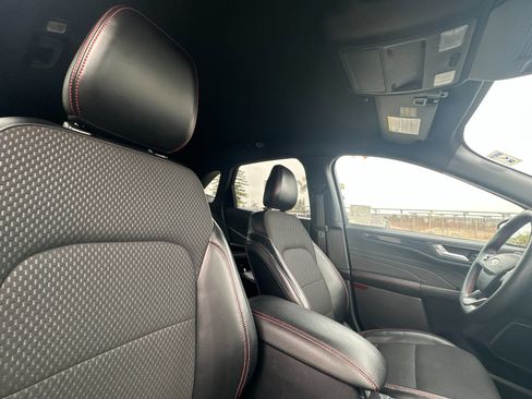 Certified 2023 Ford Escape ST-Line image 18