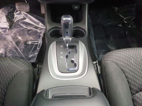 Used 2016 Dodge Journey SE w/ Flexible Seating Group image 12