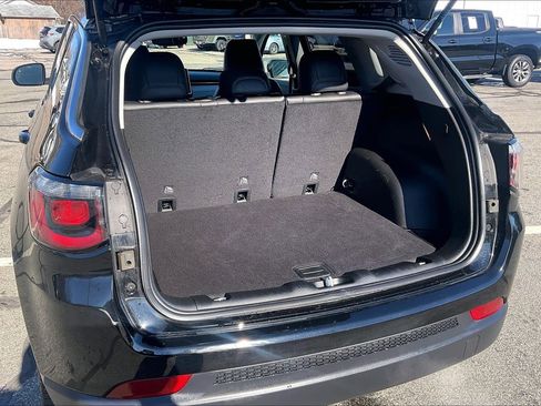 Used 2022 Jeep Compass Limited image 30