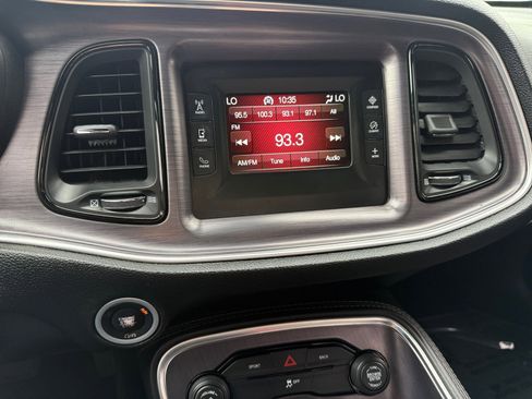 Used 2016 Dodge Challenger SXT RWD image 12