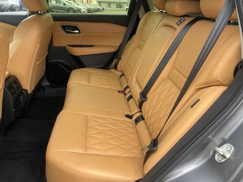 Certified 2023 Nissan Rogue Platinum w/ Platinum Premium Package AWD/4WD image 8
