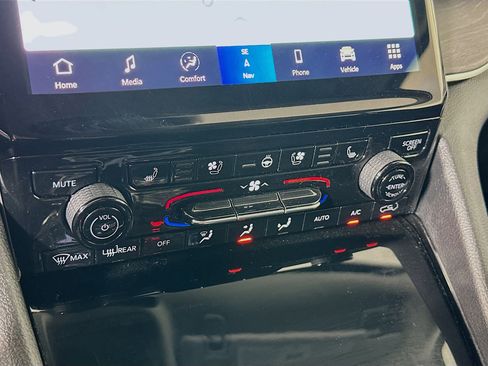 Used 2022 Jeep Grand Cherokee Limited 4xe w/ Luxury Tech Group II image 23