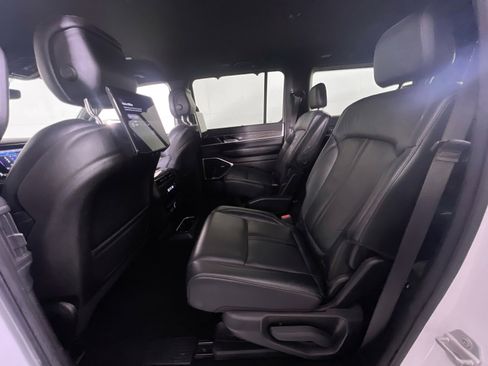 Used 2022 Jeep Wagoneer Series III w/ Convenience Group I image 25