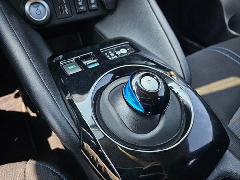 Certified 2024 Nissan Leaf SV Plus FWD image 37