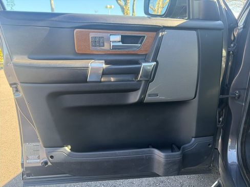 Used 2016 Land Rover LR4 HSE LUX image 12