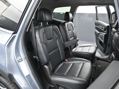 Used 2025 Kia Telluride S FWD image 26
