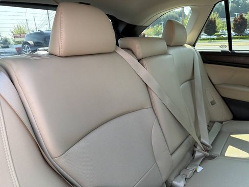 Used 2018 Subaru Outback 2.5i Limited AWD/4WD image 24