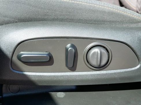 Used 2023 Chevrolet Equinox LT image 13