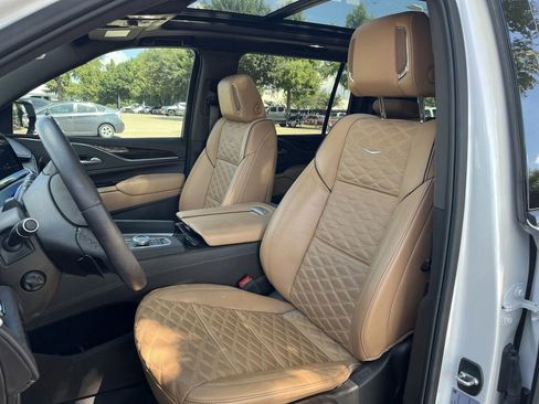 Used 2024 Cadillac Escalade ESV Sport w/ Touring Package image 29