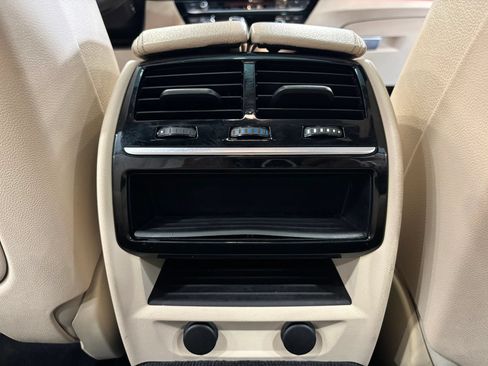 Used 2019 BMW 530i w/ Convenience Package RWD image 18