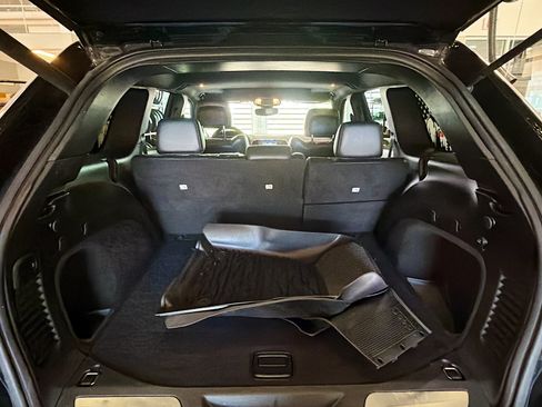 Used 2018 Jeep Grand Cherokee Limited AWD/4WD image 31