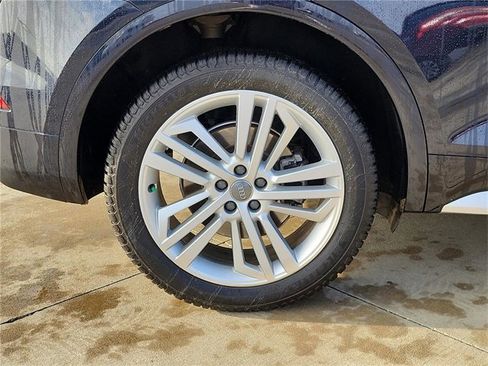 Used 2020 Audi Q5 2.0T Premium Plus w/ Premium Plus Package image 9