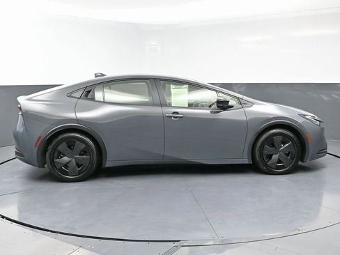 Used 2024 Toyota Prius LE image 8