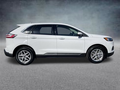 Used 2024 Ford Edge SEL image 4