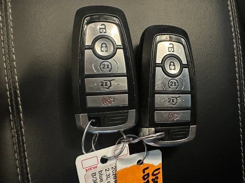 Used 2020 Ford Explorer XLT w/ Equipment Group 202A AWD/4WD image 17