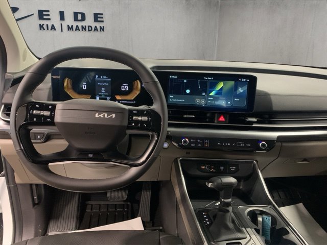 New 2027 Kia Carnival FWD image 27