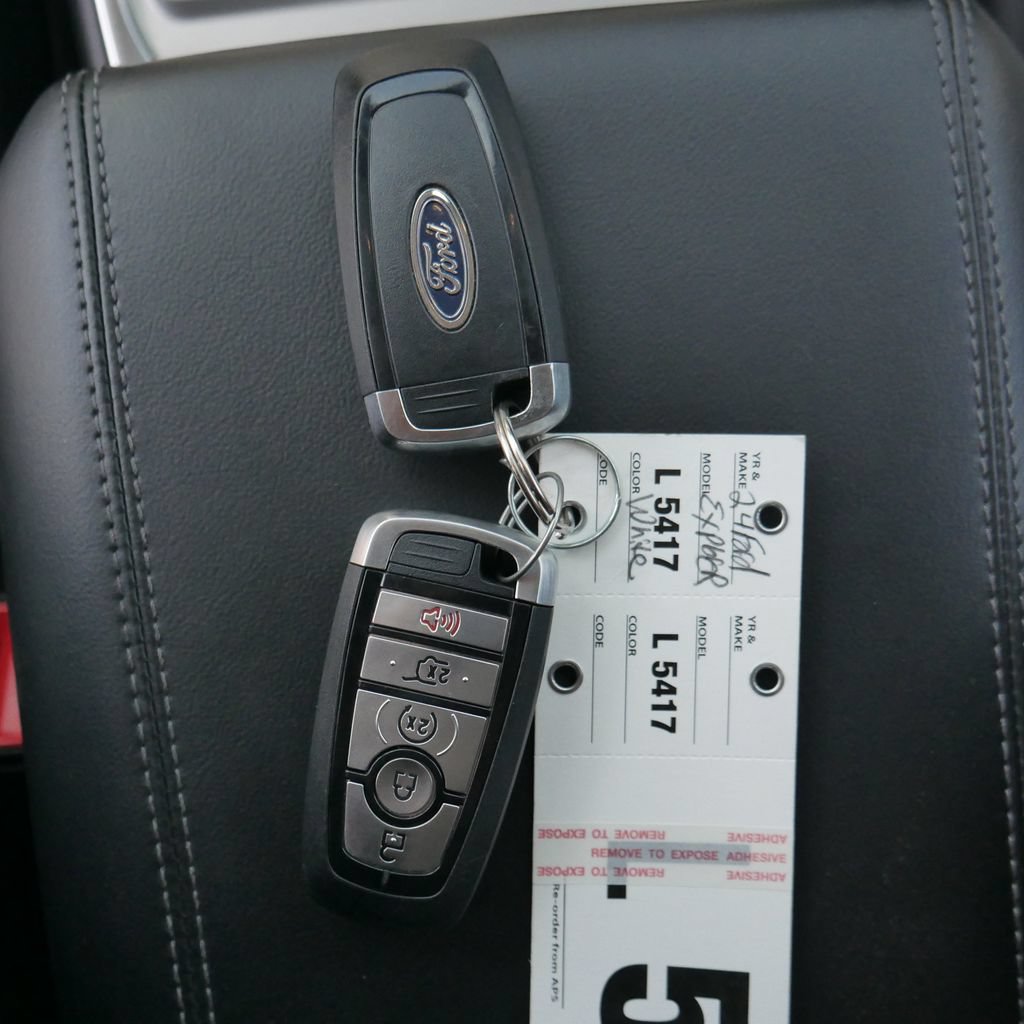 Used 2024 Ford Explorer XLT w/ Equipment Group 202A AWD/4WD image 36