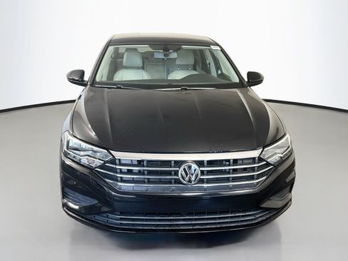 Used 2019 Volkswagen Jetta SE FWD image 2
