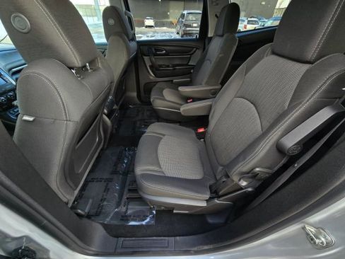 Used 2015 Chevrolet Traverse LT w/ Style and Technology Package image 12