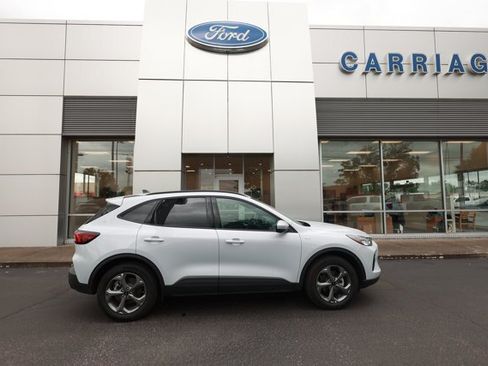Certified 2025 Ford Escape ST-Line Select w/ Tech Pack #2 AWD/4WD image 2