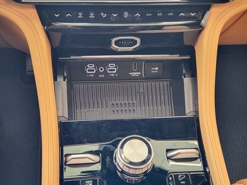 New 2026 Jeep Grand Cherokee Summit AWD/4WD image 15