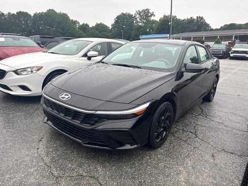 Used 2026 Hyundai Elantra Sport FWD image 1