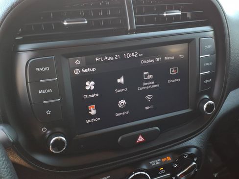 Used 2023 Kia Soul LX w/ LX Technology Package FWD image 19