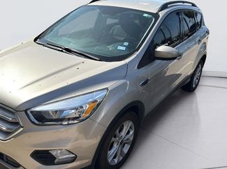 Used 2018 Ford Escape SE FWD video 1