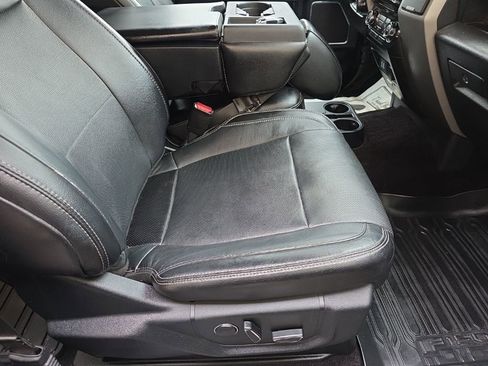 Used 2017 Ford F150 Lariat w/ Max Trailer Tow Package image 24