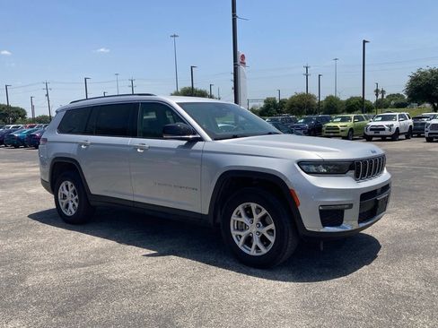 Used 2024 Jeep Grand Cherokee L Limited RWD image 3