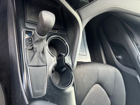 Used 2020 Toyota Camry LE image 25