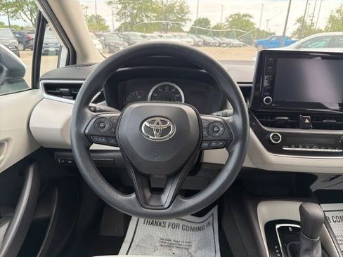 Used 2022 Toyota Corolla LE FWD image 24