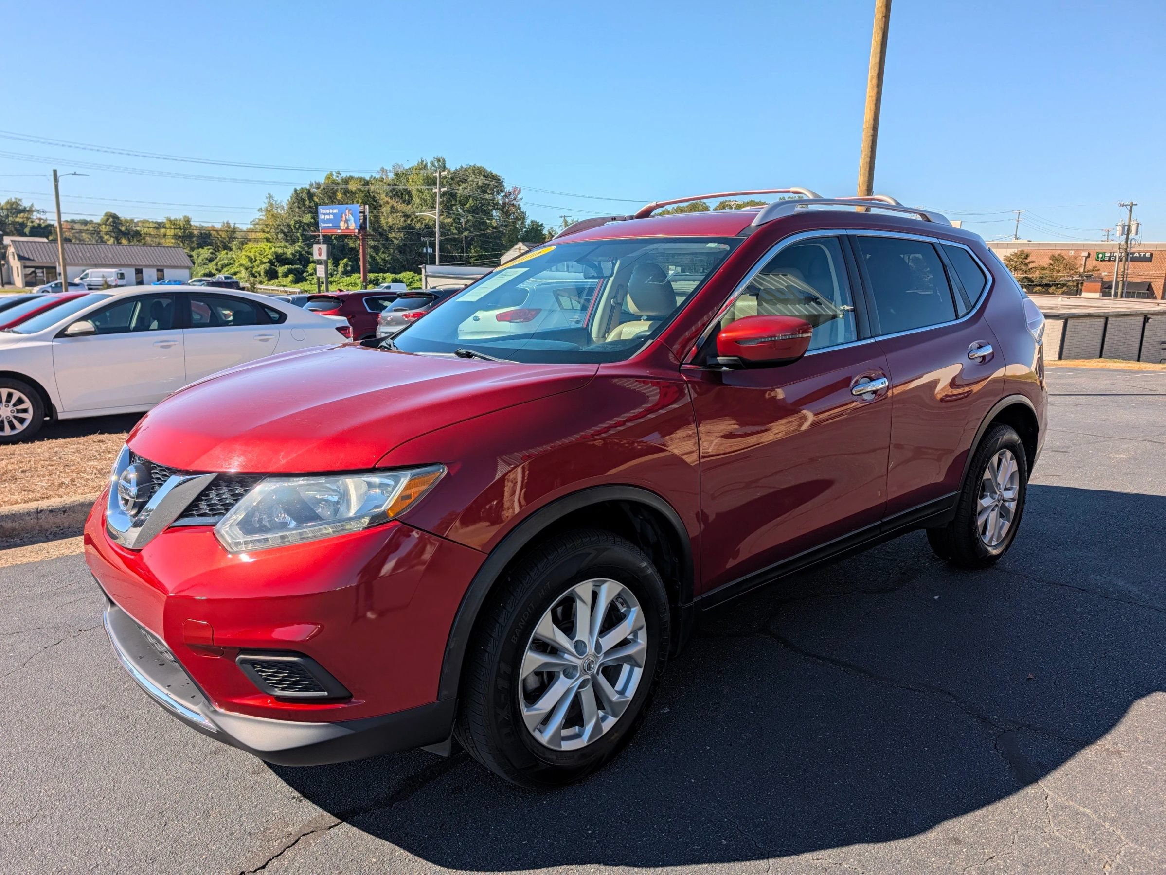 Used 2016 Nissan Rogue SV AWD/4WD image 3