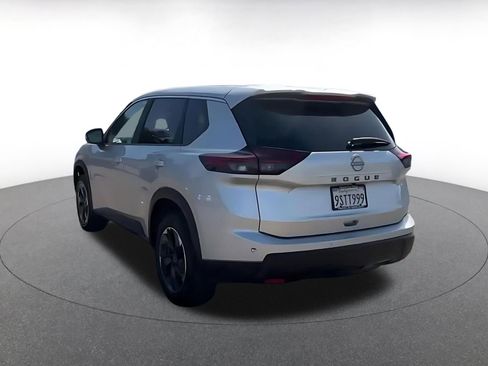 Used 2025 Nissan Rogue SV FWD image 11