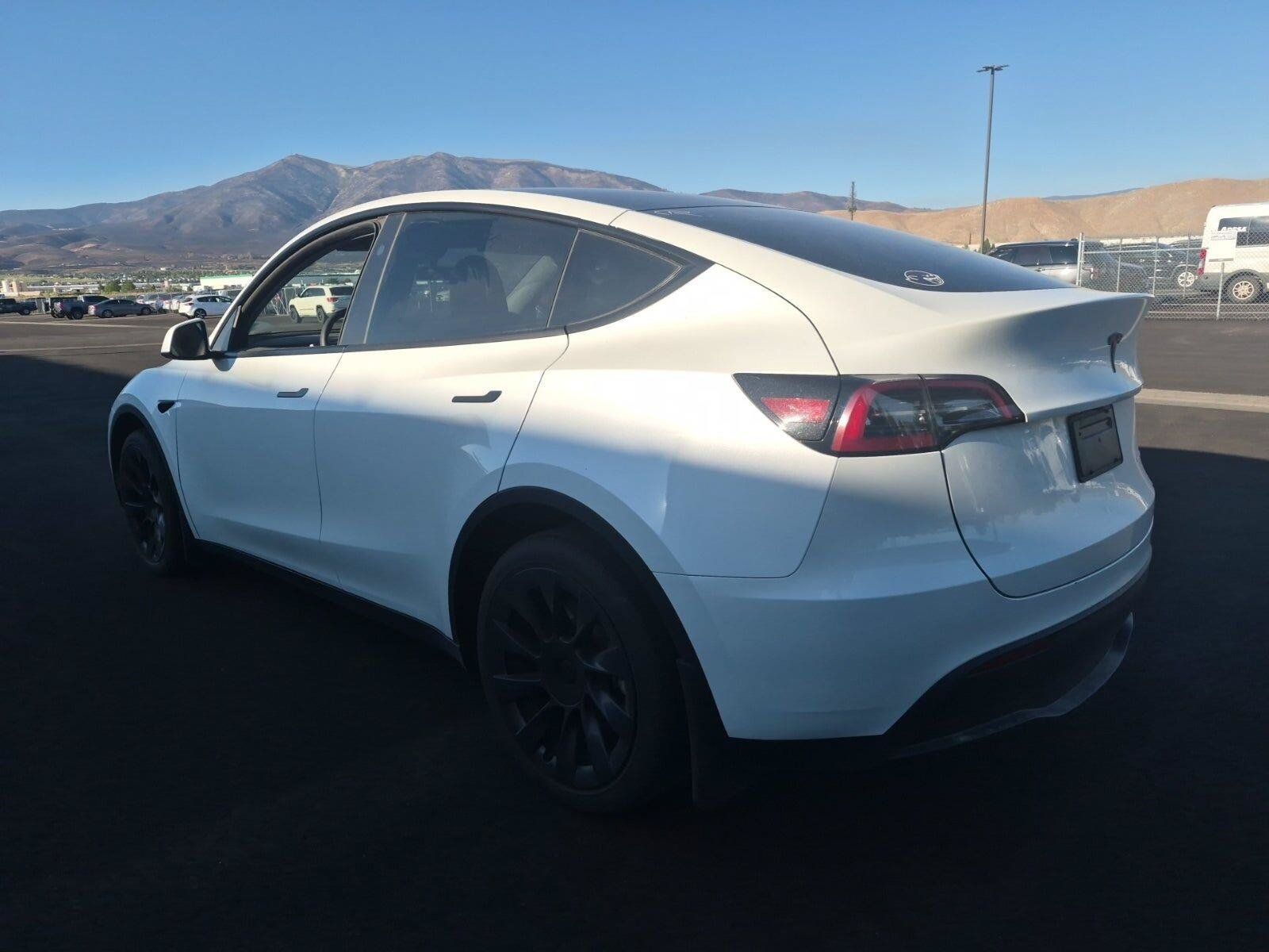 Used 2023 Tesla Model Y Long Range AWD/4WD image 4