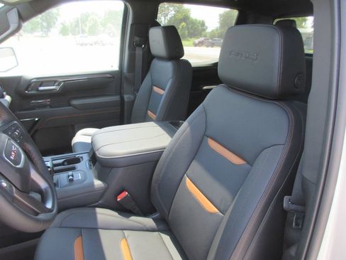 New 2026 GMC Sierra 1500 AT4 w/ AT4 Premium Package AWD/4WD image 16