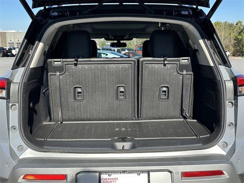 Certified 2022 Nissan Pathfinder Platinum w/ Cargo Package image 19