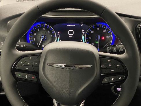 New 2026 Chrysler Pacifica Select w/ S Appearance Package image 16
