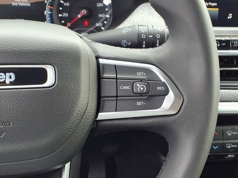 Used 2024 Jeep Compass Latitude image 18